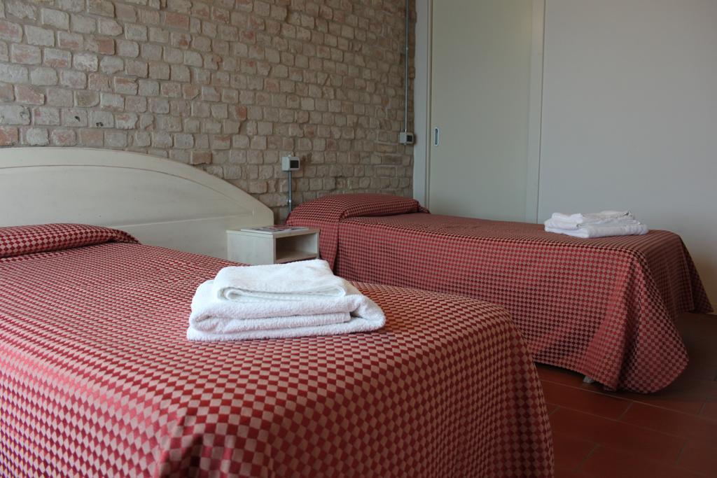 Blue Garibaldi Room&Breakfast Soragna Esterno foto