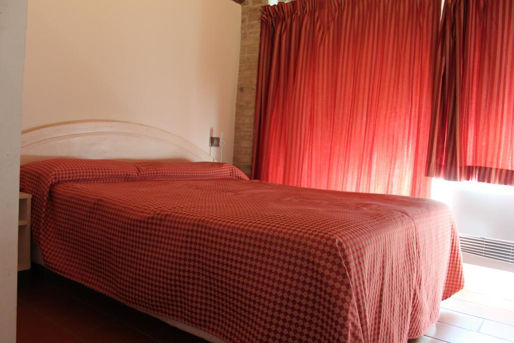 Blue Garibaldi Room&Breakfast Soragna Esterno foto