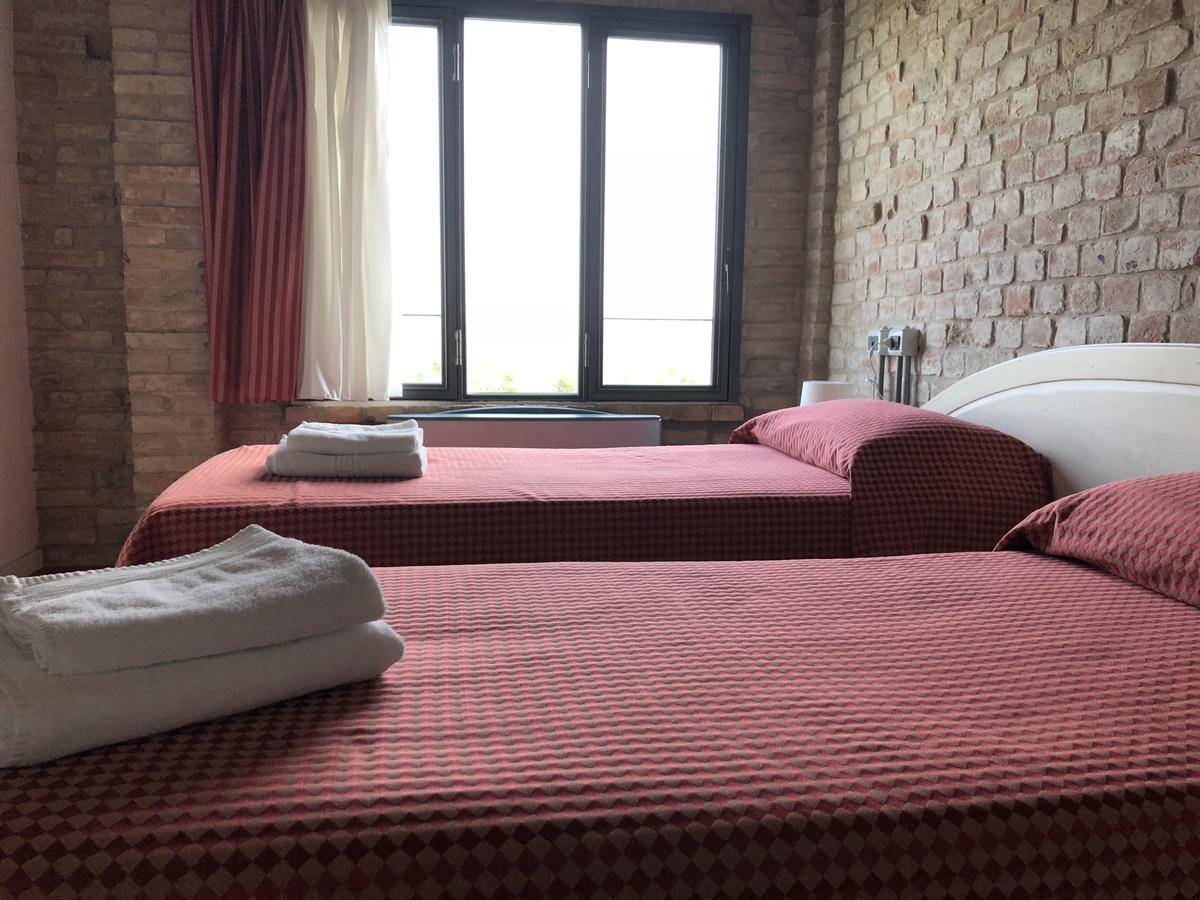 Blue Garibaldi Room&Breakfast Soragna Esterno foto