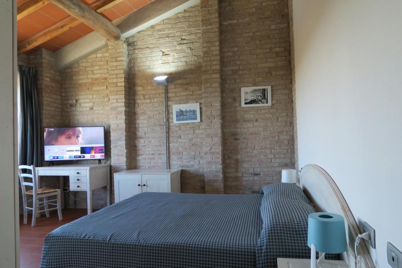 Blue Garibaldi Room&Breakfast Soragna Esterno foto