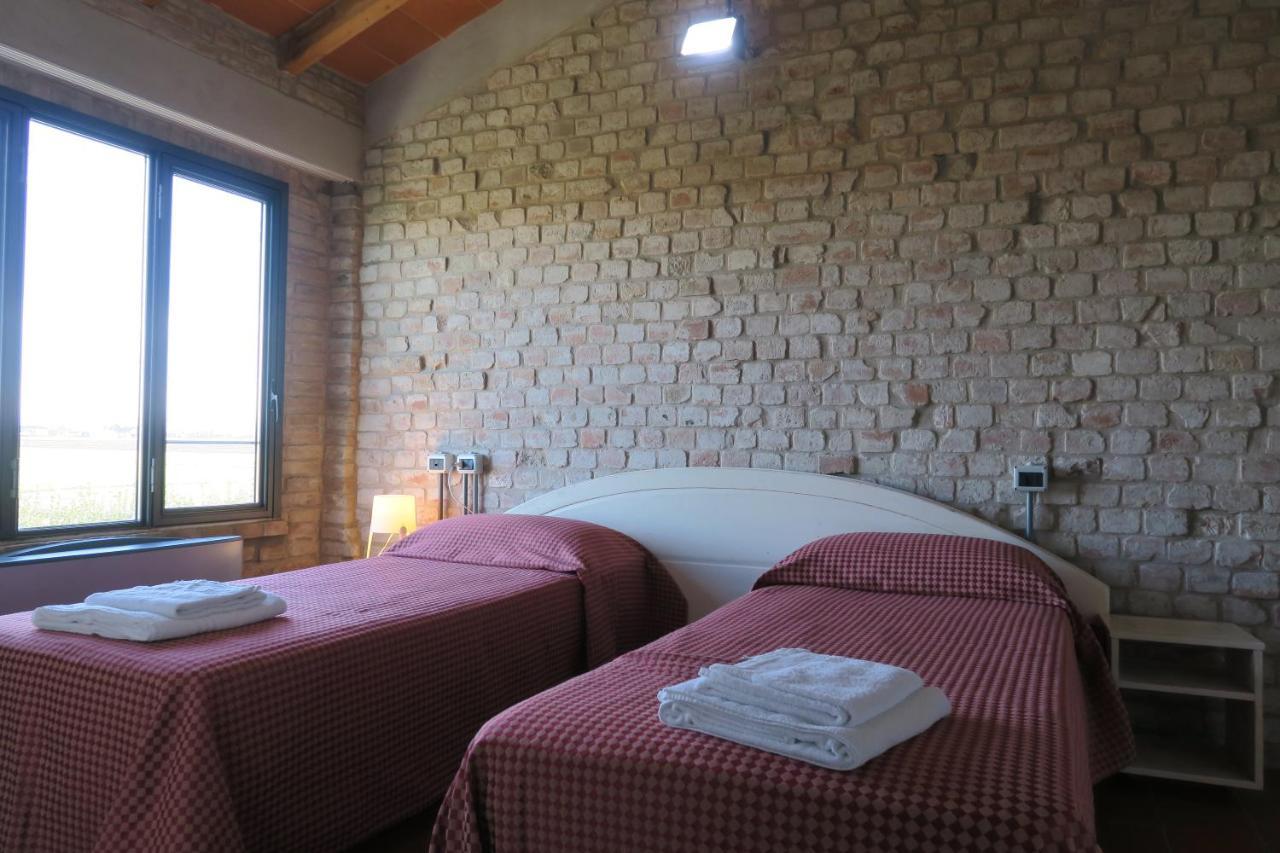 Blue Garibaldi Room&Breakfast Soragna Esterno foto