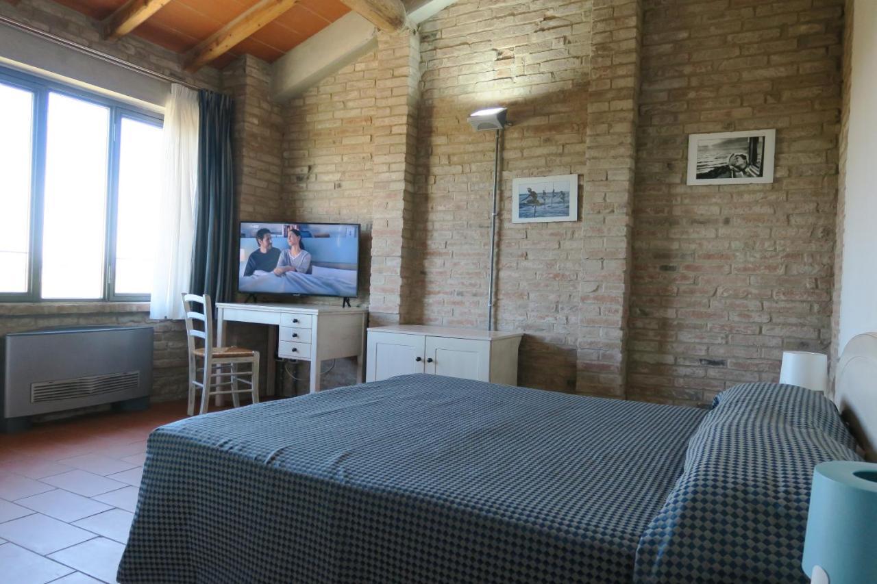Blue Garibaldi Room&Breakfast Soragna Esterno foto